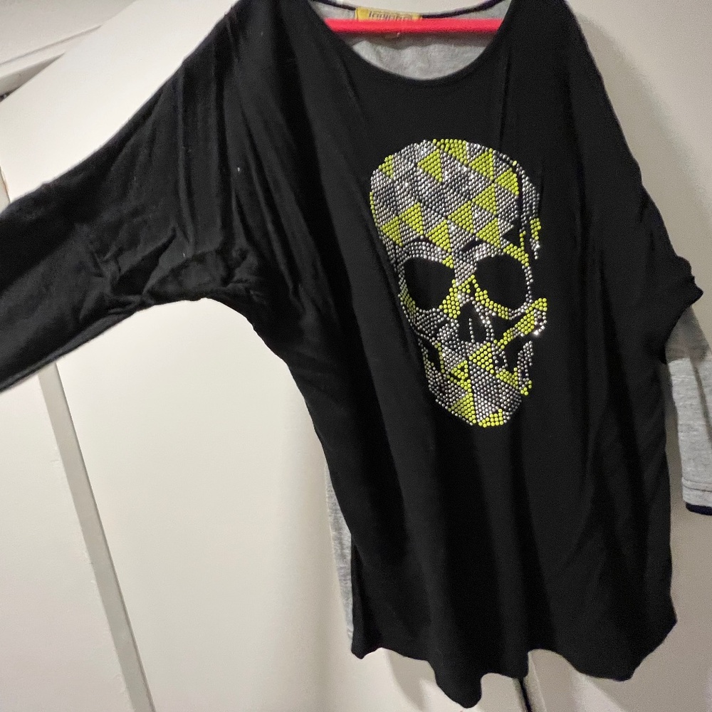 Skull Top - size 8